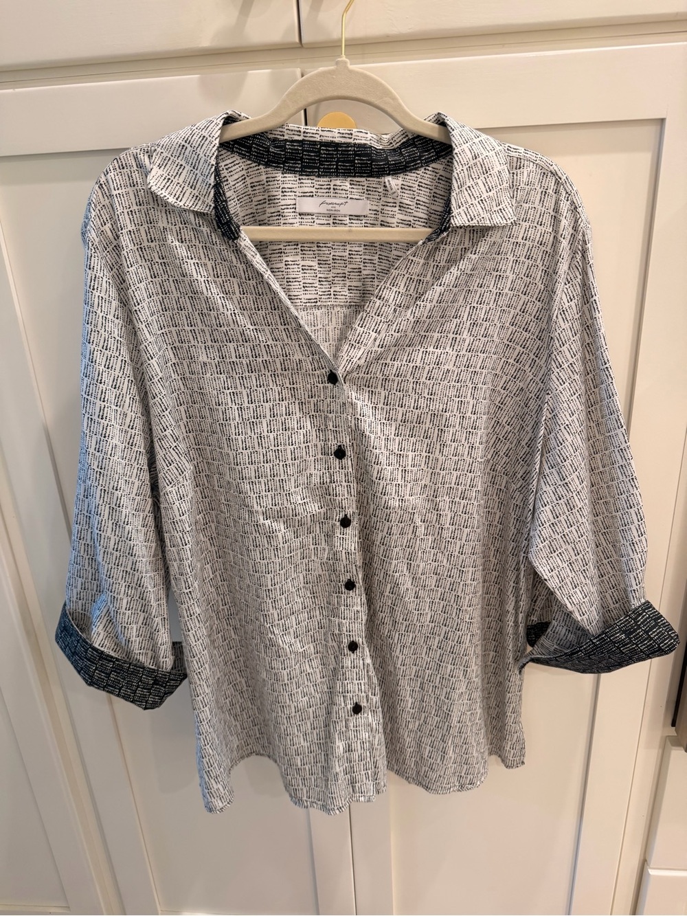 Foxcroft Black & White Patterned Casual Button-Down Shirt! EUC! - Picture 6 of 8